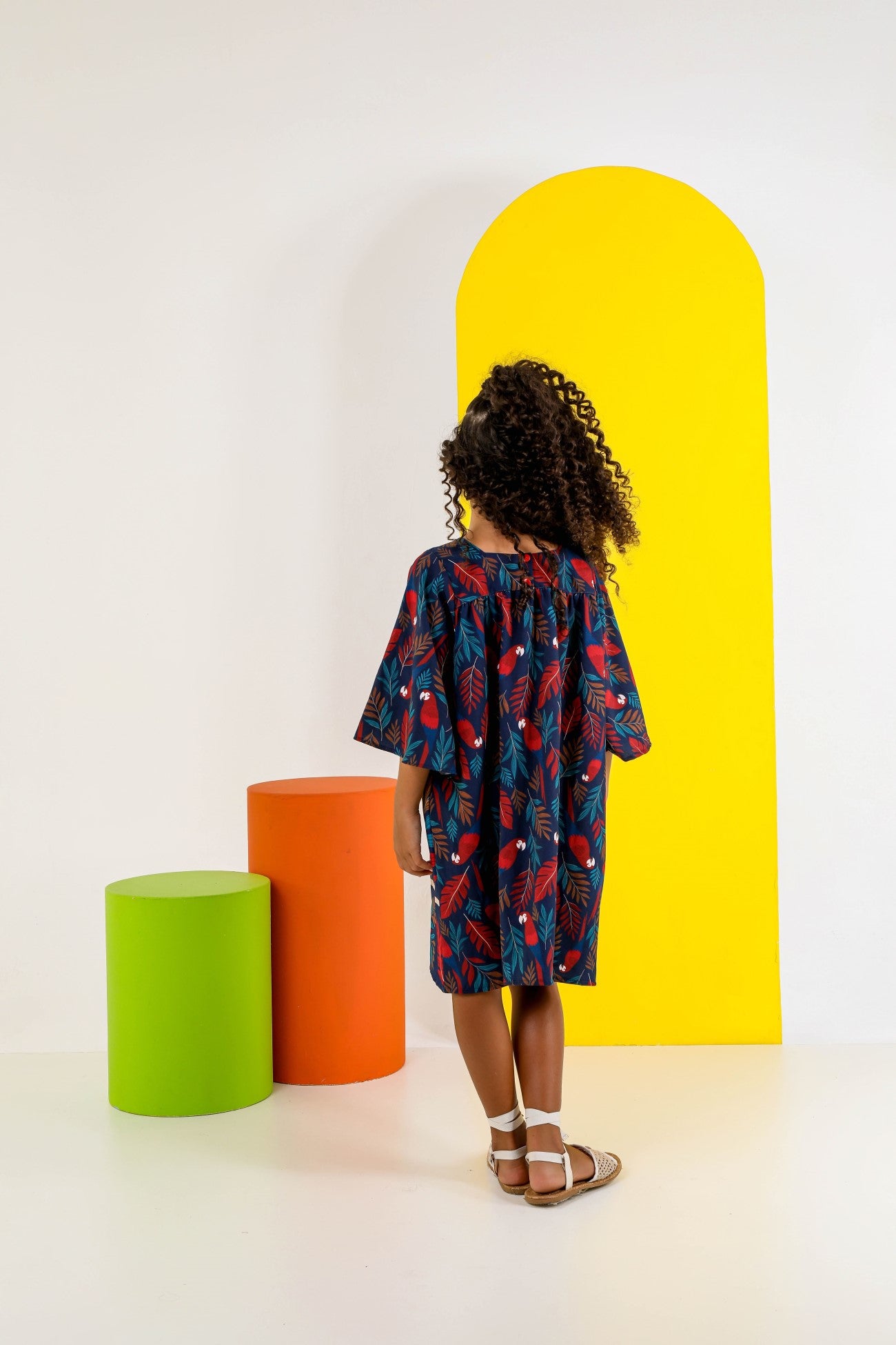 Vestido Manga Longa Infantil Estampa Arara Azul e Vermelho