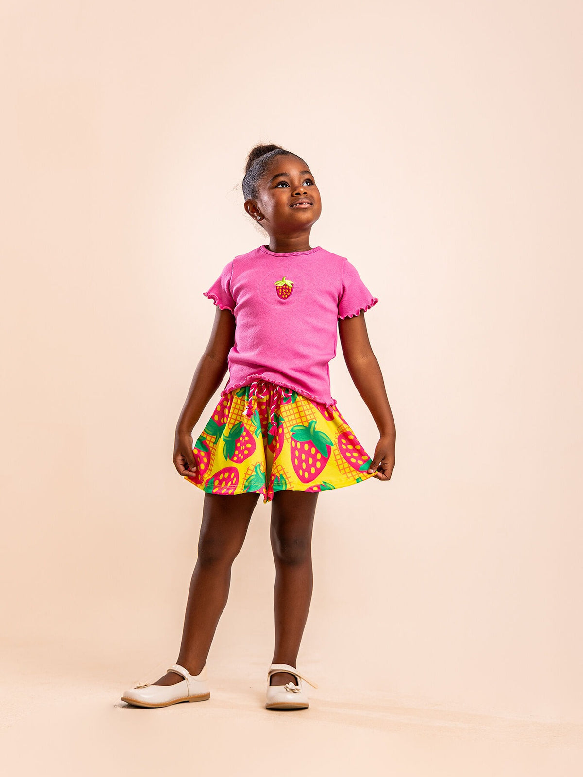 Conjunto Infantil Feminino | Blusa Canelada Rosa + Saia Rodada Estampa Morango